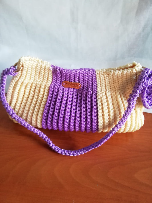 Bolso morado con crema - Hola Brasil